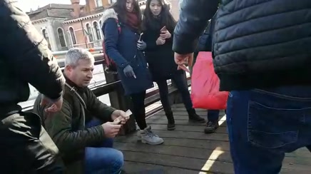 GIOCO DELLE TRE SCATOLETTE: DUE PERSONE ARRESTATE A VENEZIA