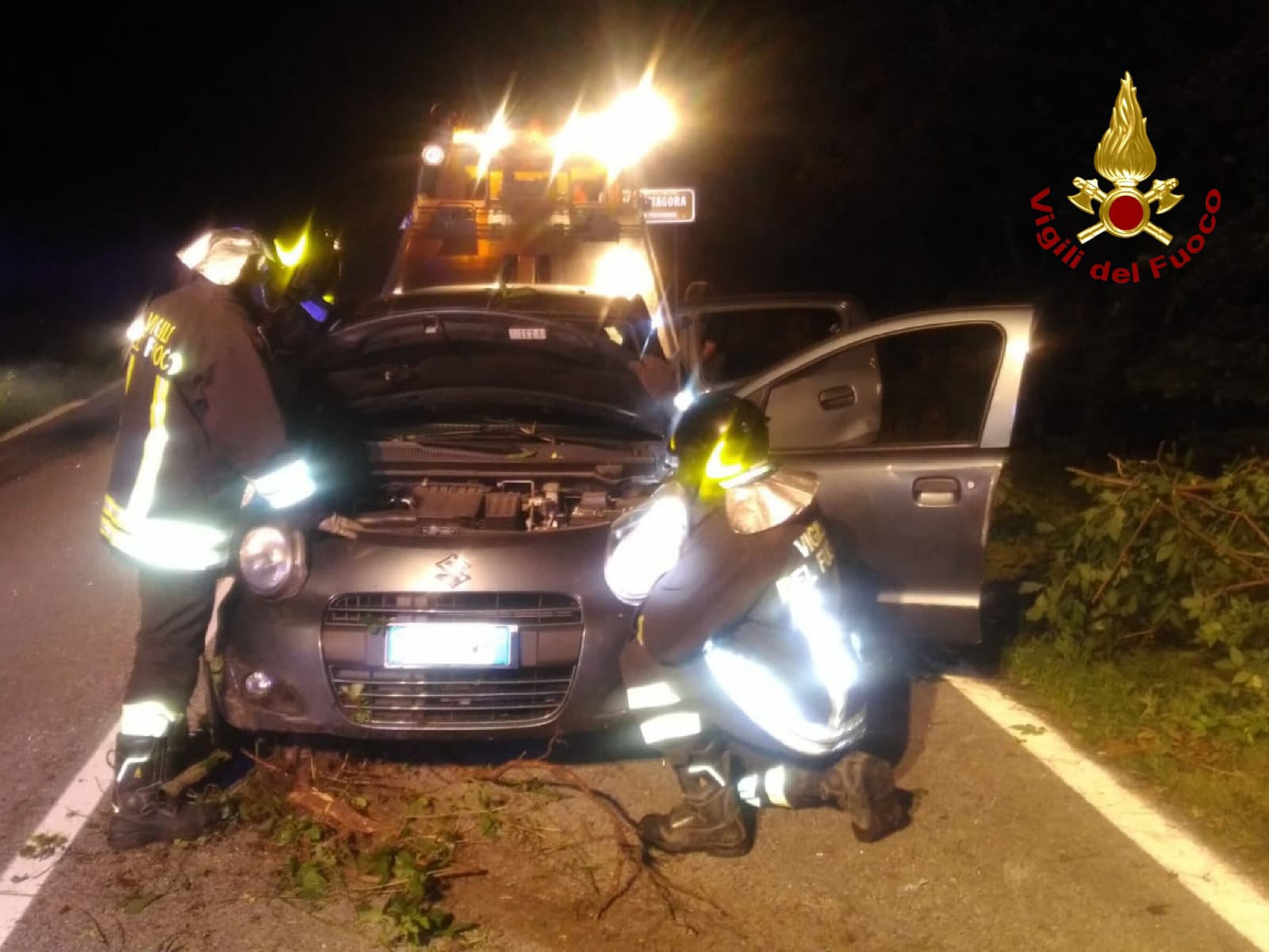 MEDUNO: CON L'AUTO IN UNA SCARPATA, FERITA UNA 52ENNE