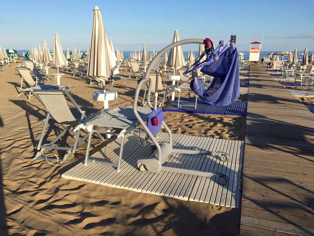 SPIAGGIA DI NEMO: UN SOLLEVATORE AUTOMATICO PER LO SPOSTAMENTO DEI PAZIENTI CON GROSSE DIFFICOLTA’ MOTORIE