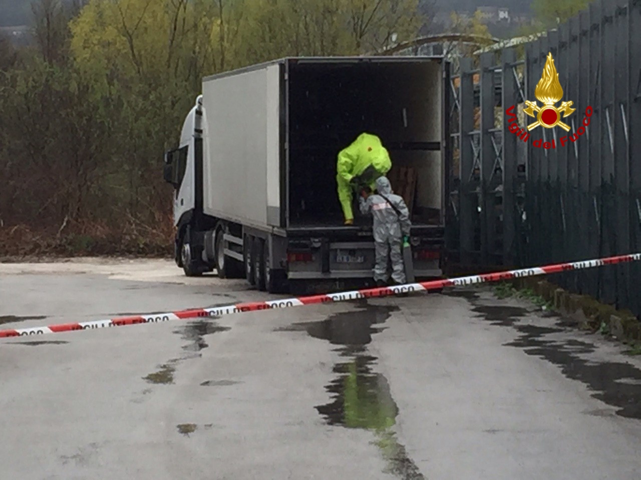 BELLUNO: PERDITA DI SOSTANZA TOSSICA, VIGILI DEL FUOCO IN AZIONE IN UN DEPOSITO LOGISTICO