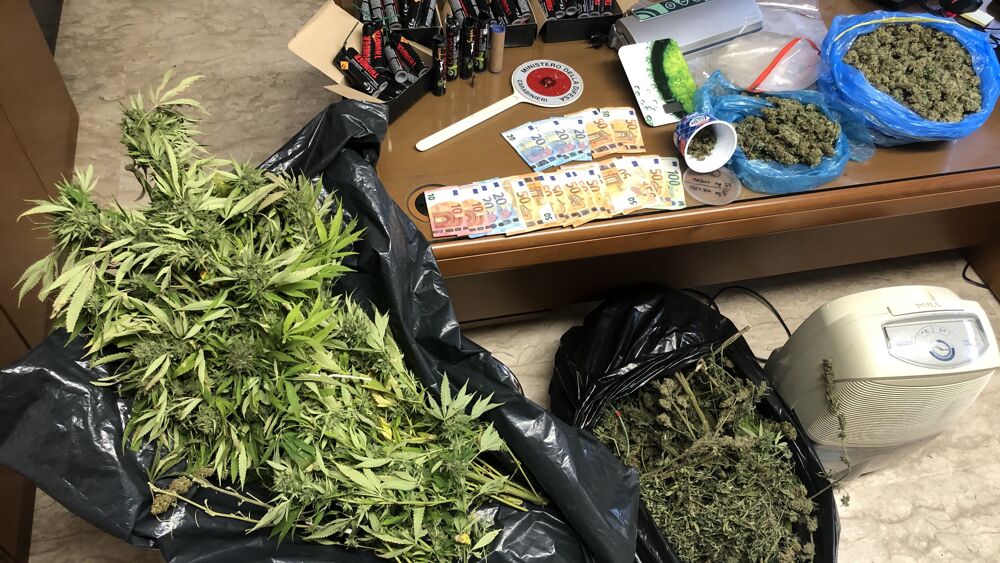 CAMPOLONGO MAGGIORE (VE): ARRESTATI DUE FRATELLI TROVATI CON 5KG DI DROGA IN CASA