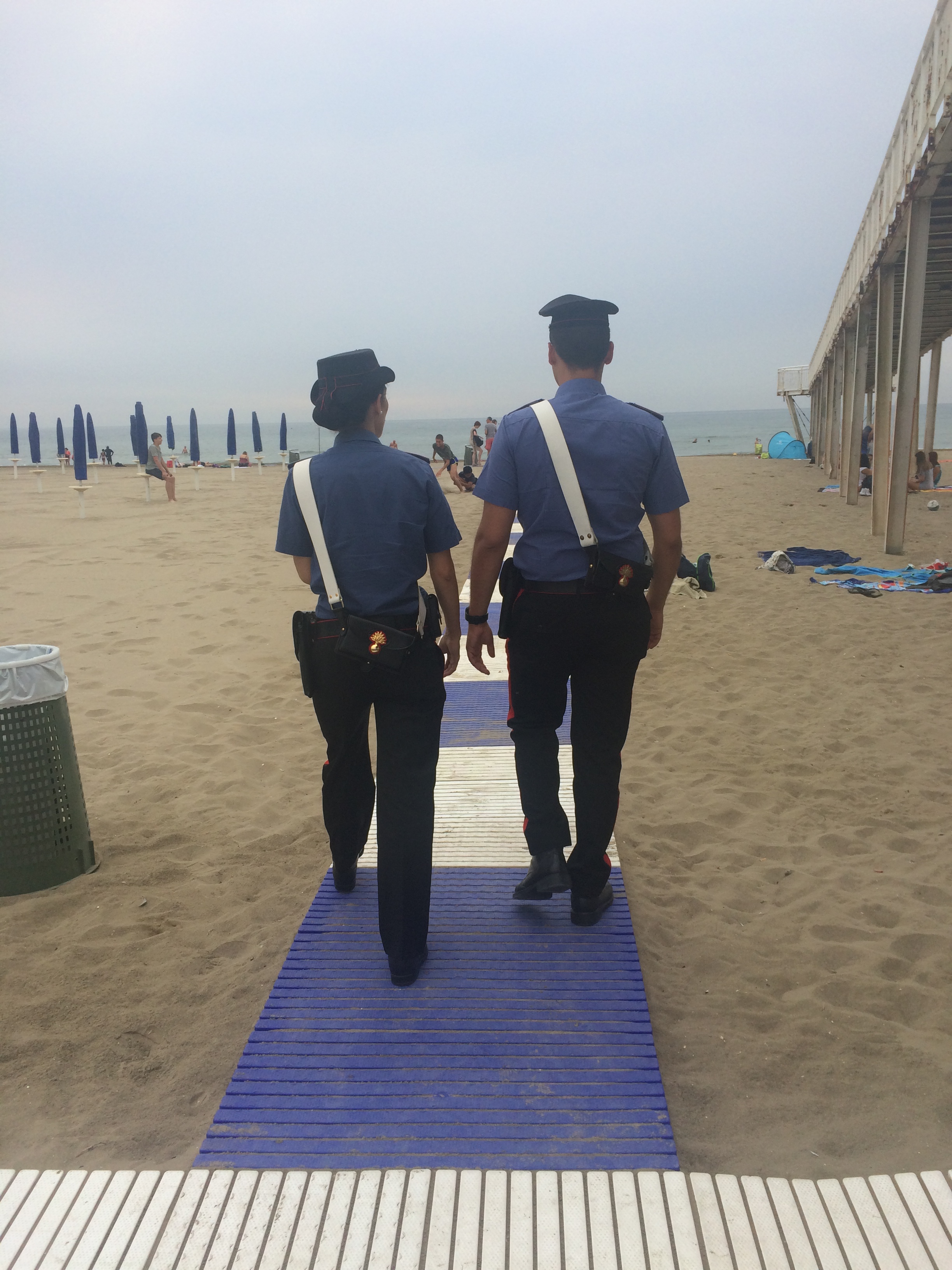 CONTROLLI DEI CARABINIERI CONTRO L'ABUSIVISMO AL LIDO DI VENEZIA, SCATTANO I SEQUESTRI