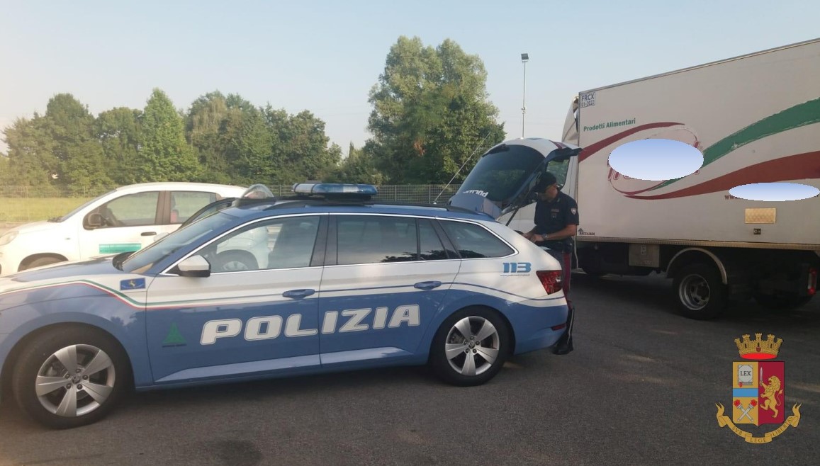 MESTRE: RUBA DA UN'AUTO MA VIENE SCOPERTO, DENUNCIATO UN 23ENNE