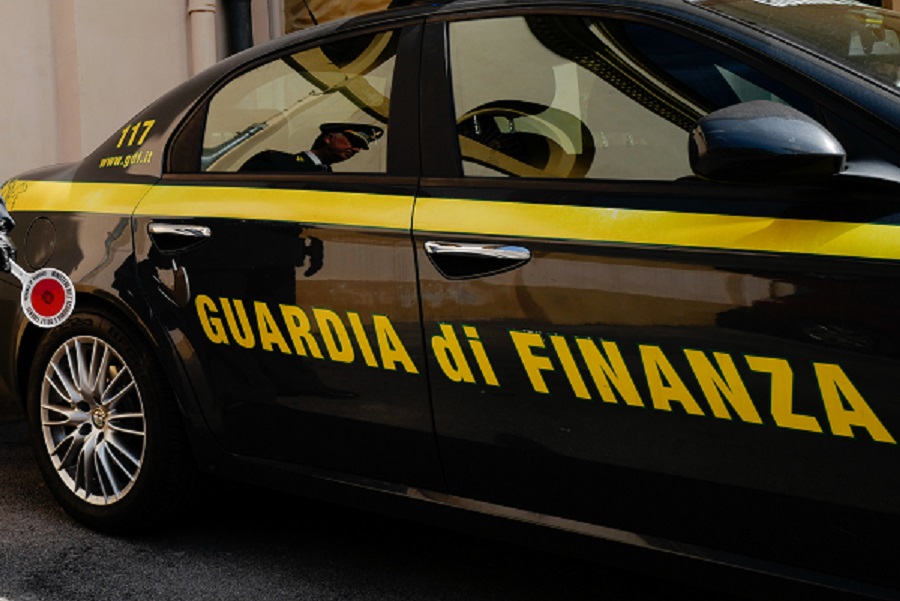 NELLA MARCA: SEQUESTRATI 6MILA GIOCATTOLI DALLA GUARDIA DI FINANZA