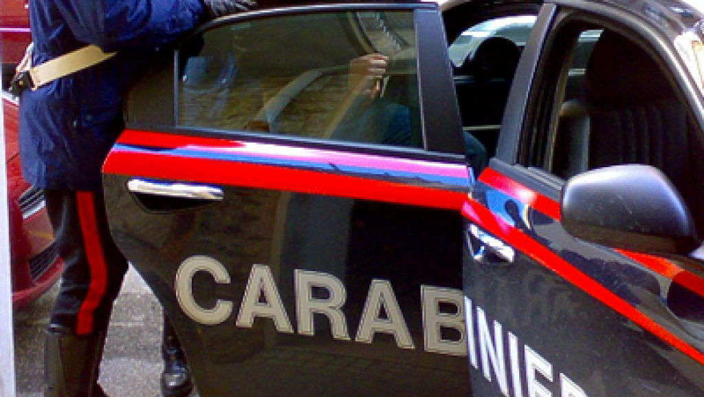 CAORLE: I CARABINIERI PERQUISISCONO LA CASA E TROVANO LA DROGA