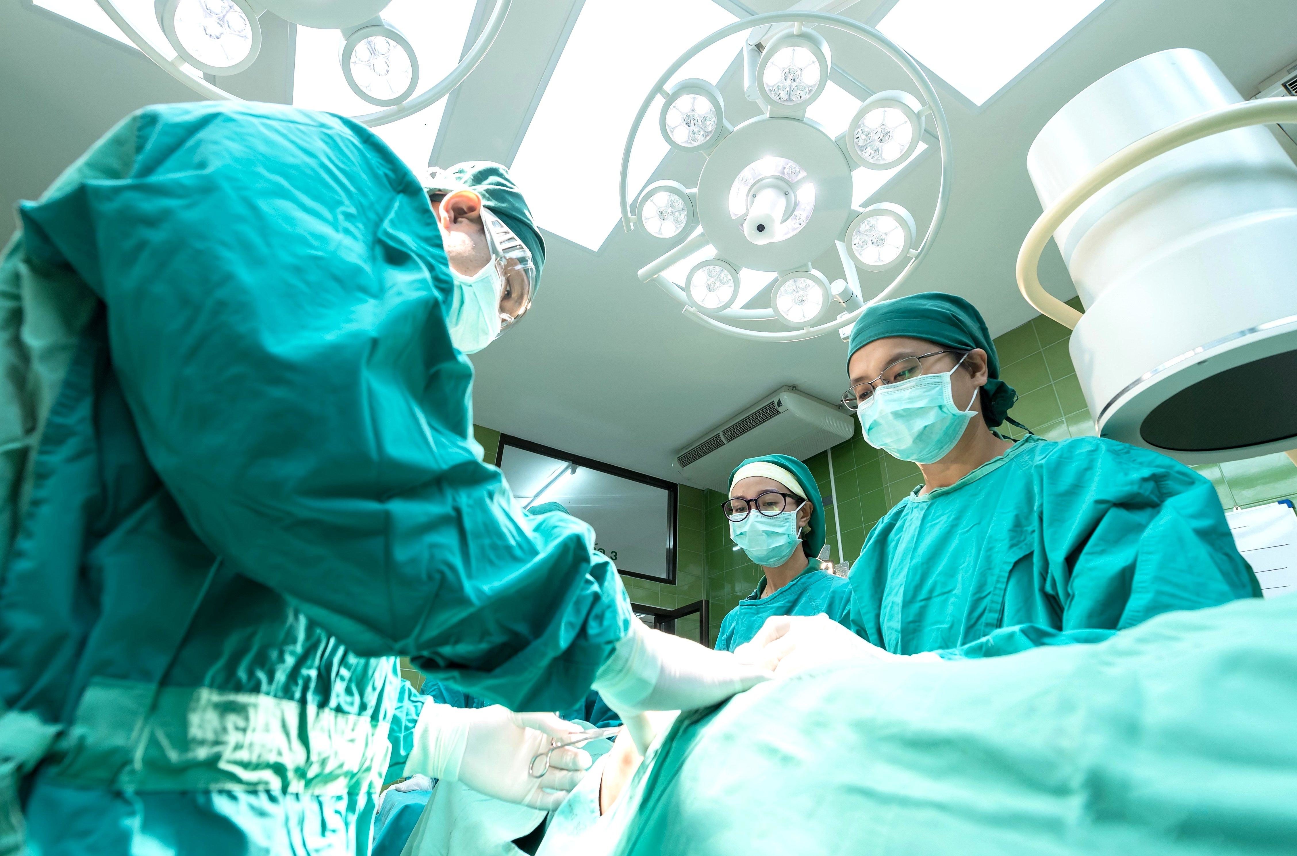 TREVISO: ALL'OSPEDALE CA' FONCELLO ASPORTATO TUMORE AL RETTO SENZA TAGLI