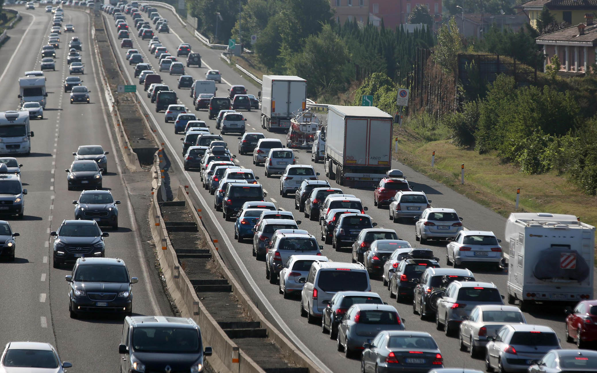 WEEKEND DA BOLLINO ROSSO IN AUTOSTRADA: PREVISTI 155 MILA TRANSITI DOMENICA 