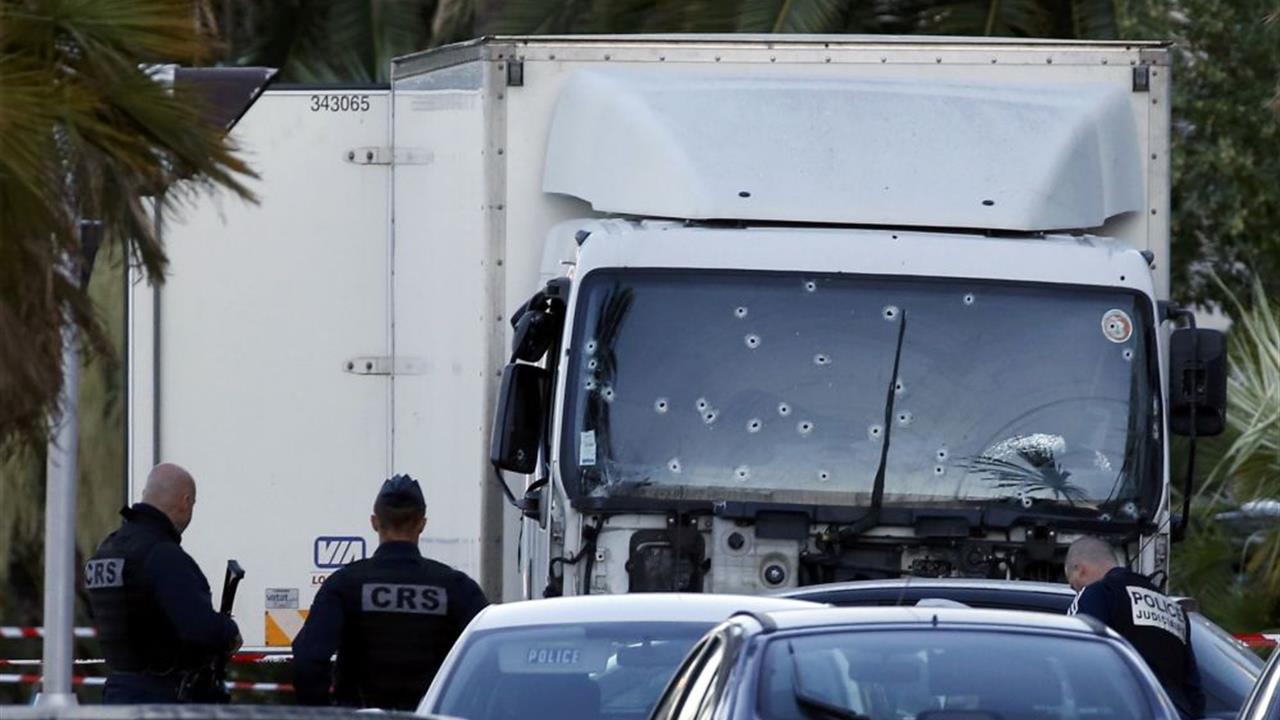 ATTENTATO DI NIZZA: UN ANNO FA MORIVANO 87 PERSONE