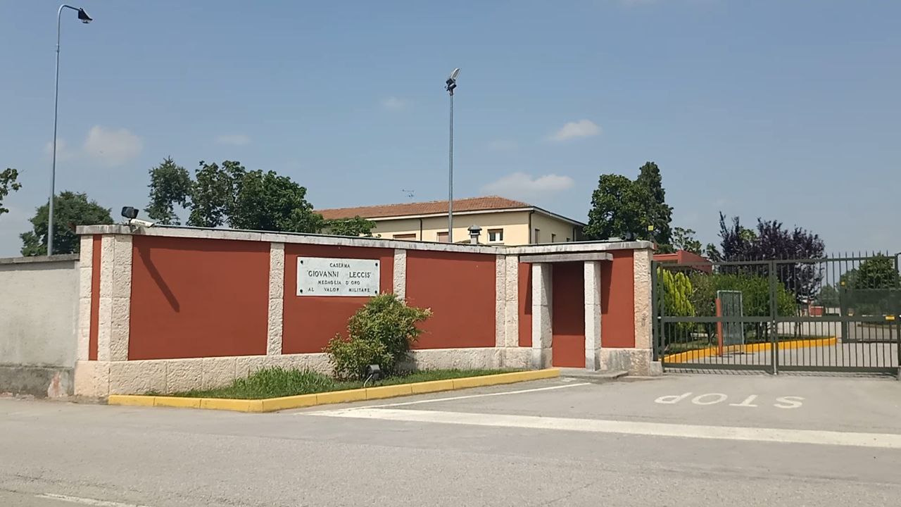 ZOPPOLA: INFORTUNIO SUL LAVORO NELLA CASERMA 'LECCIS' DI ORCENICO SUPERIORE, FERITO GRAVEMENTE AD UNA GAMBA UN MILITARE DI 34 ANNI