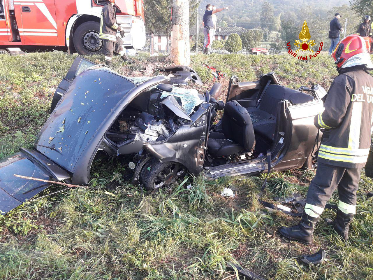  BELLUNO: DOMENICA DI TRAGEDIA PER UN INCIDENTE, 1 MORTO E 4 FERITI