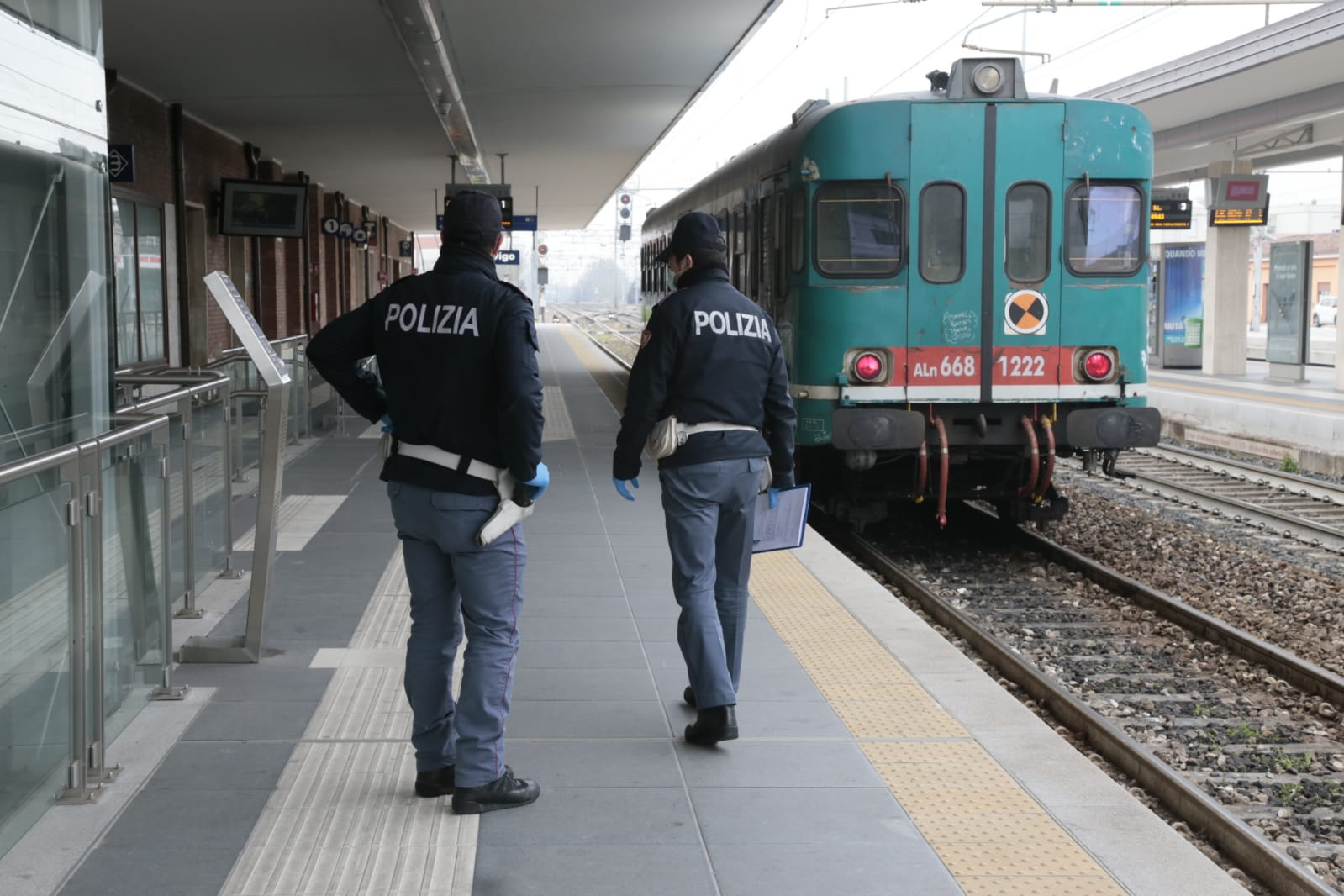 VENETO: 1400 PERSONE CONTROLLATE NELLE STAZIONI FERROVIARIE DALLA POLFER, 1 ARRESTO