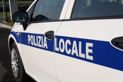 53enne senegalese denunciato a Jesolo per possesso di merce contraffatta e falsa attestazione di generalità