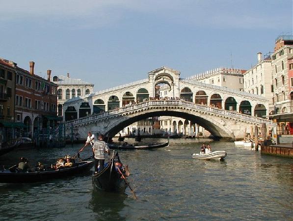 VENEZIA: DOPPIO ALLARME BOMBA IN POCHE ORE 