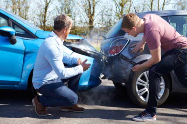 SAN DONA' DI PIAVE: TAMPONA L'AUTO DELLA MADRE E SCAPPA, DENUNCIATO UN 45ENNE